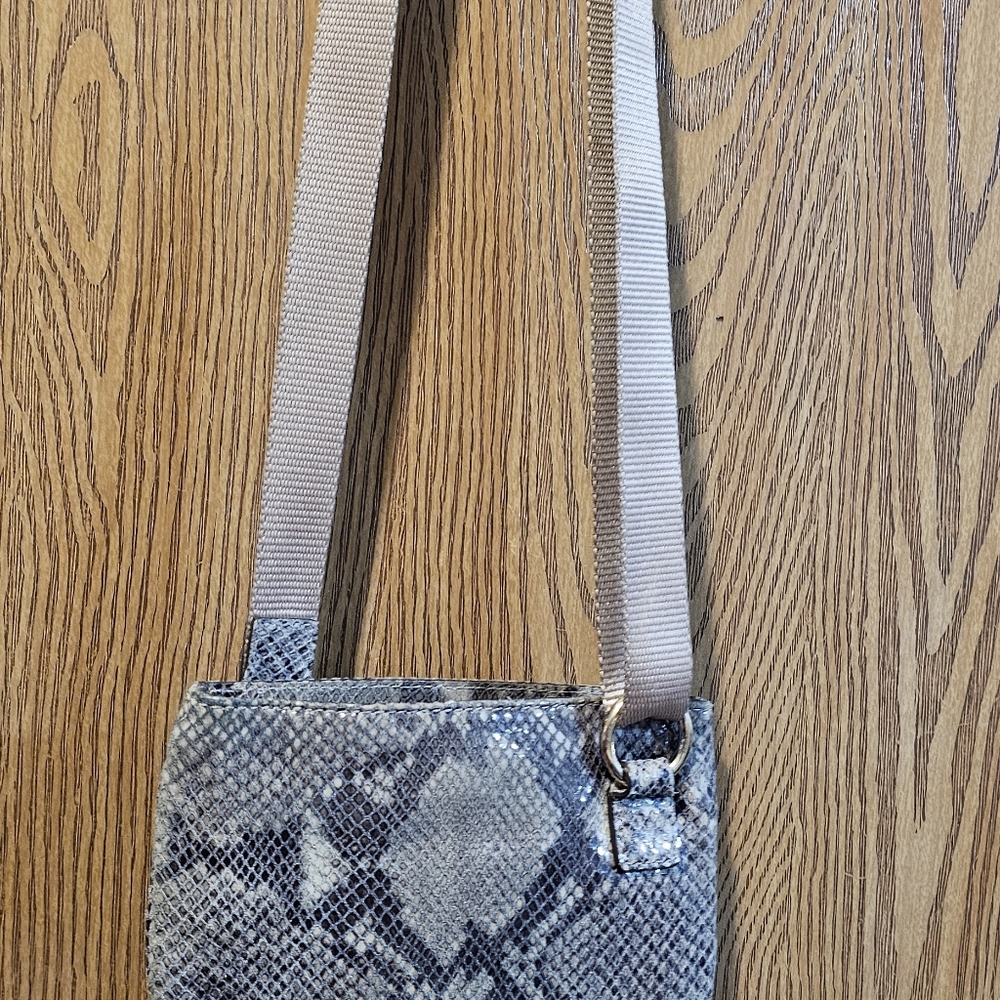 Micheal Kors Leather Crossbody Hammit Tony In Snake Embossed Pattern Excellent C - Picture 2 of 4